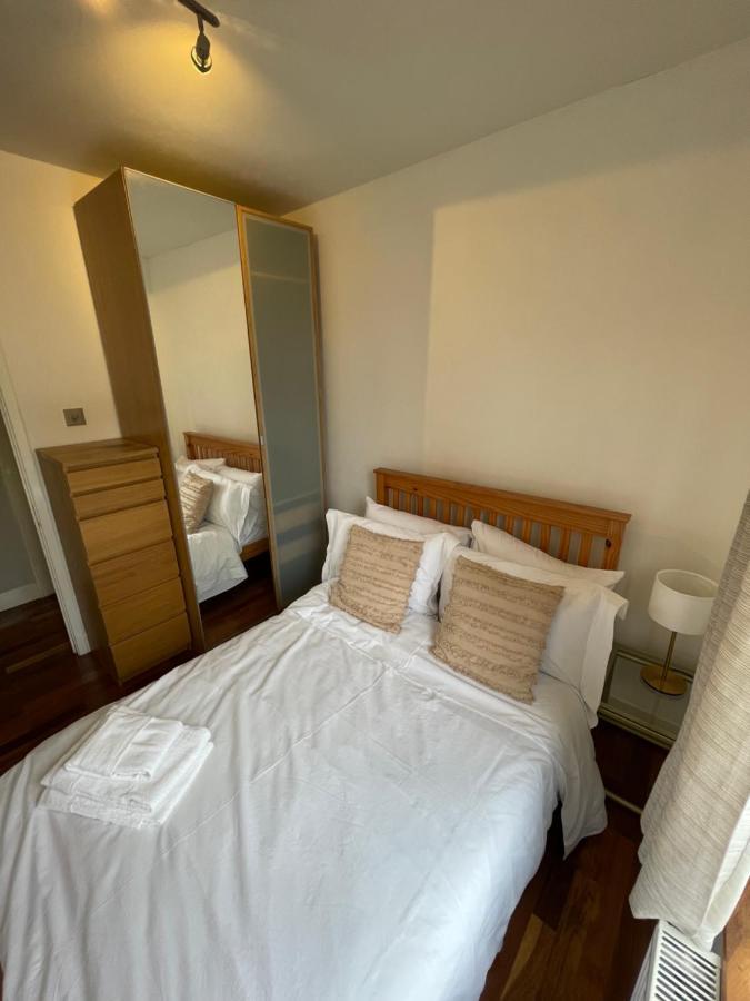 Апартаменты Spacious Flat Opposite The Oval Лондон Экстерьер фото