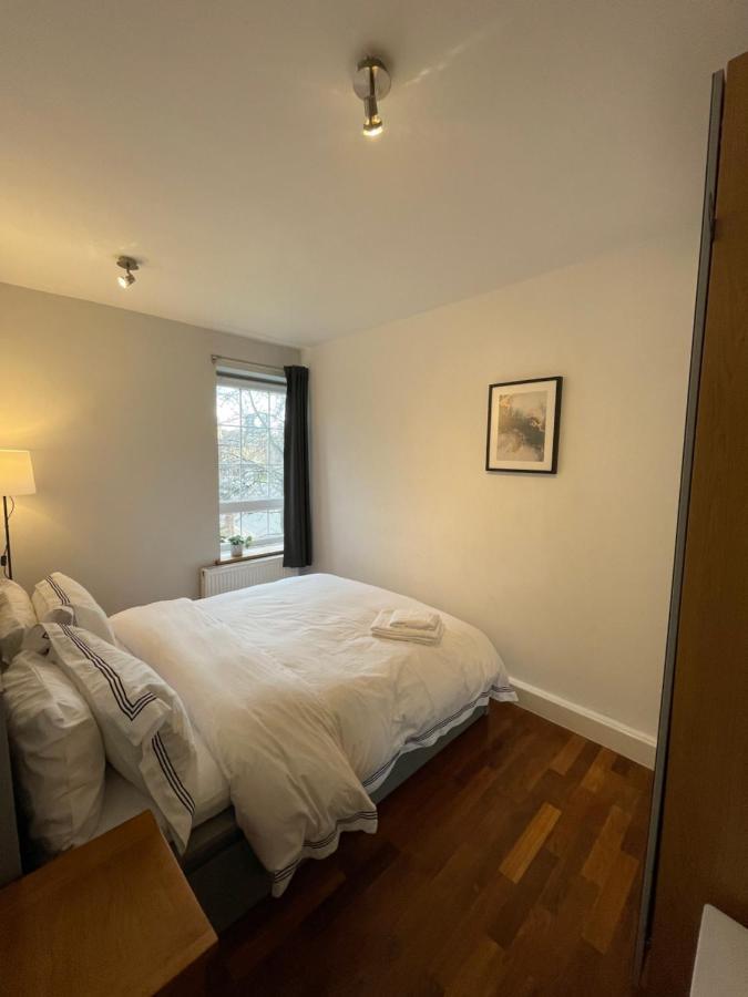 Апартаменты Spacious Flat Opposite The Oval Лондон Экстерьер фото